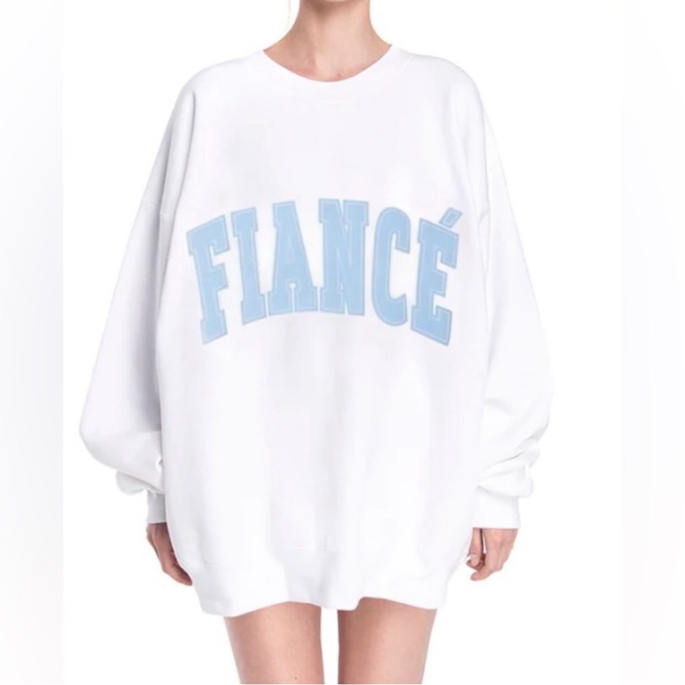 Th bar fiancé sweater size M
